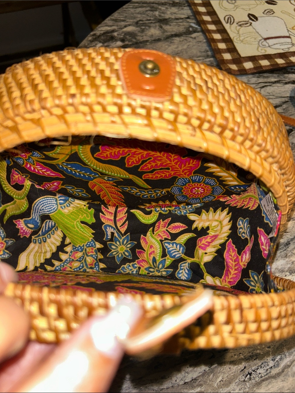 Hand Woven ATA grass Round Straw Crossbody Bag - Tan from Bali - Picture 5 of 10